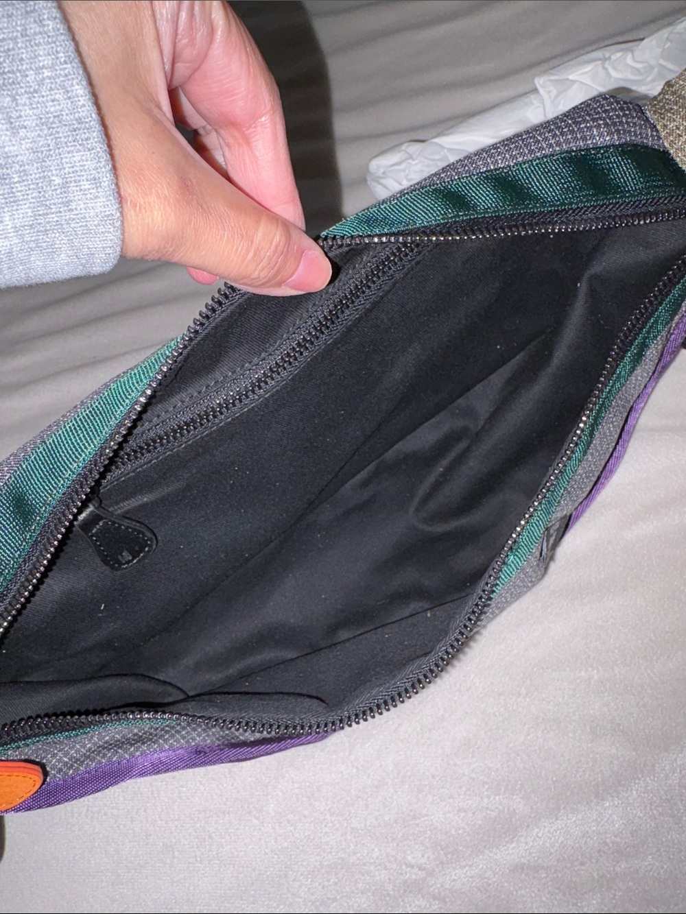 Flower Mountain color-blocked grey ripstop sling bag with a buckled strap - Picture 7 of 7